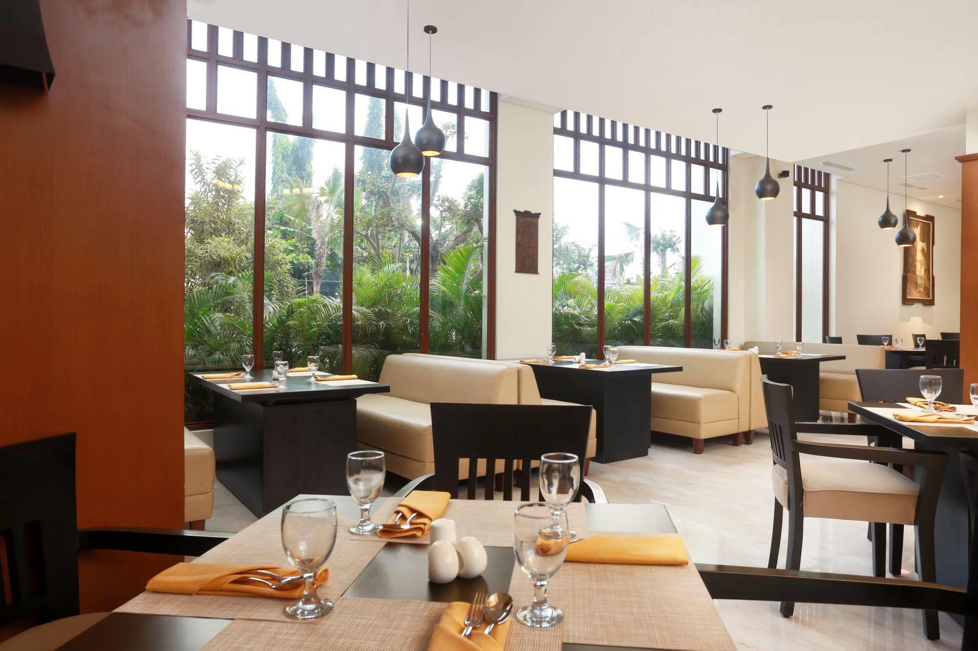 Wimarion Hotel Semarang Exterior foto