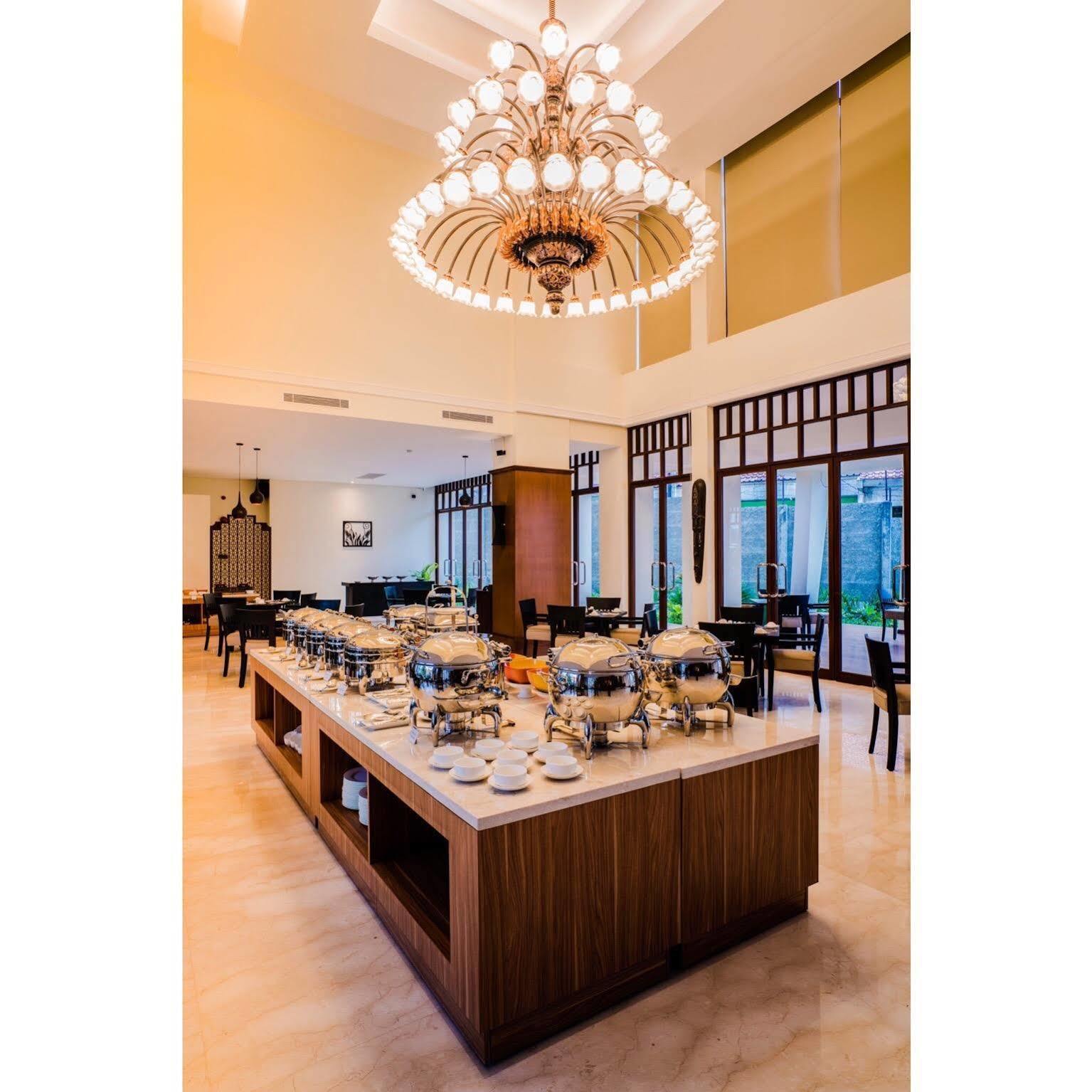 Wimarion Hotel Semarang Exterior foto