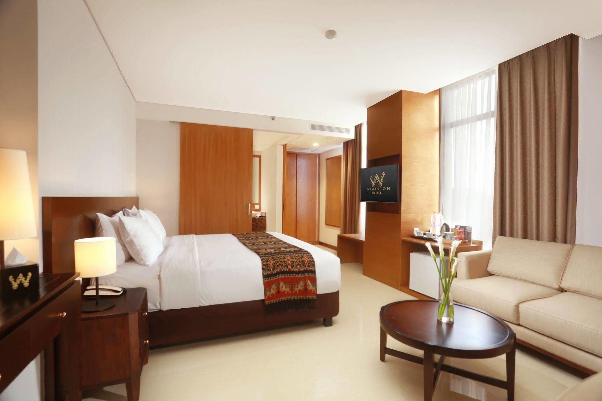 Wimarion Hotel Semarang Exterior foto
