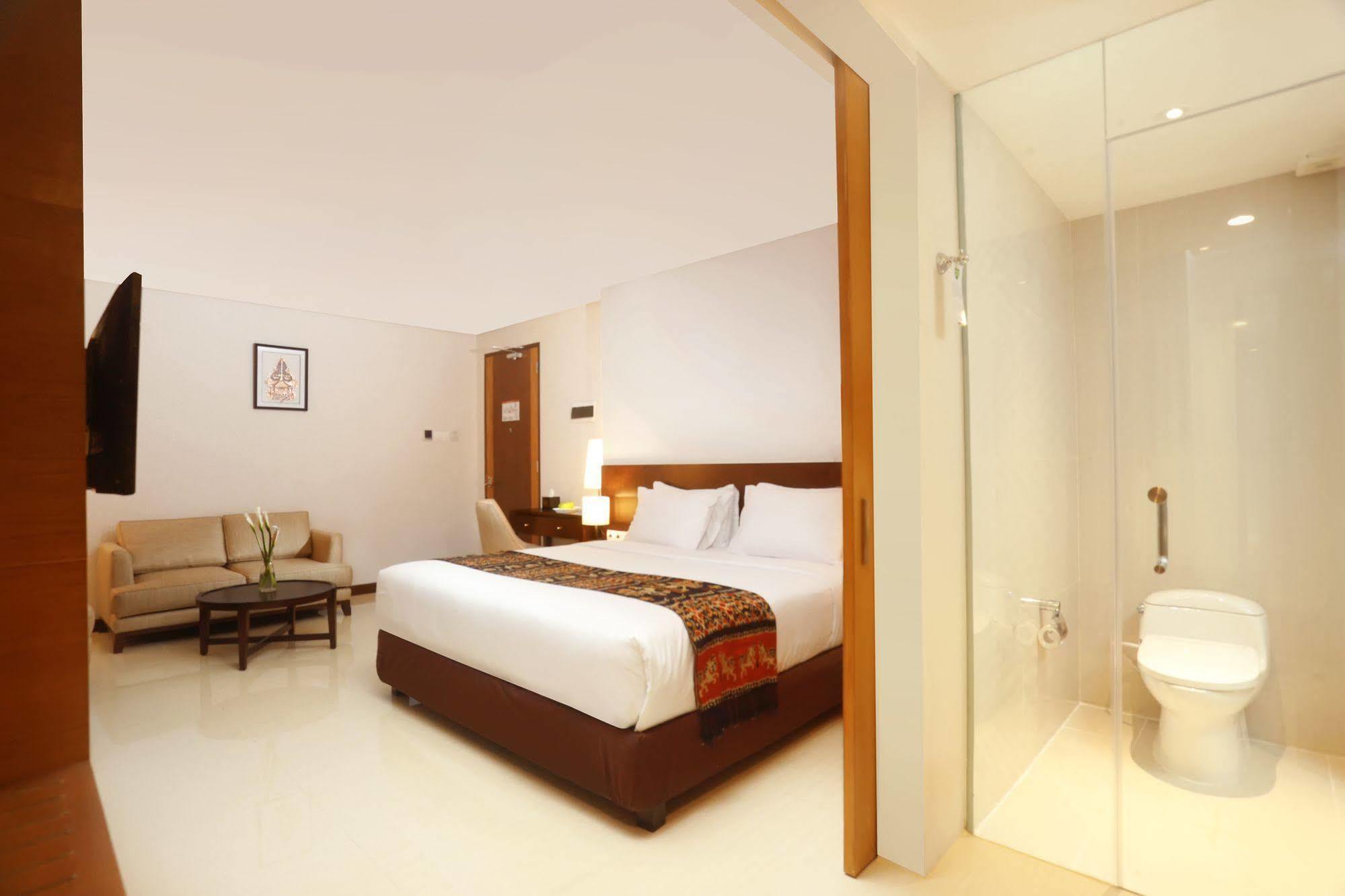 Wimarion Hotel Semarang Exterior foto