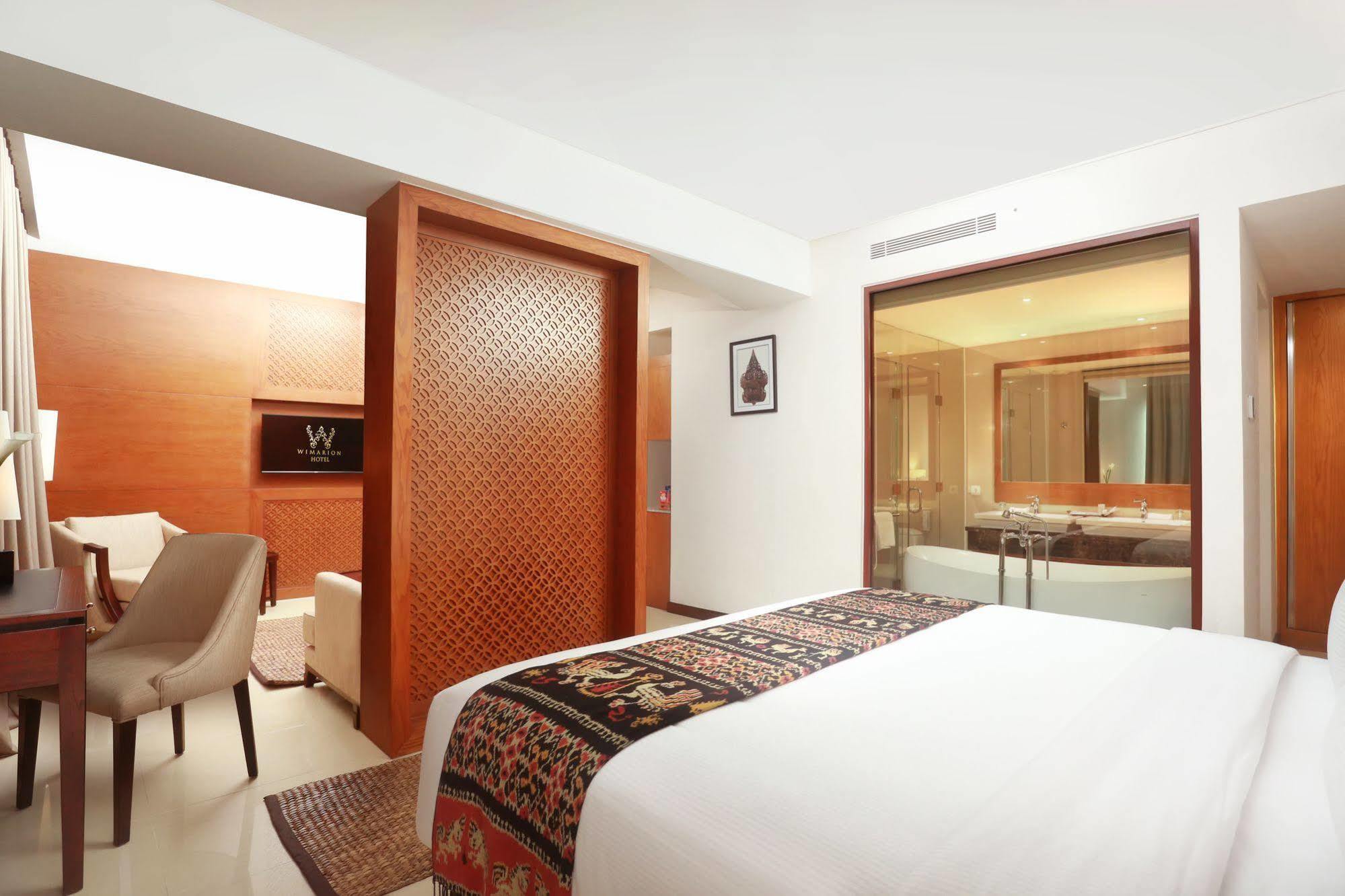 Wimarion Hotel Semarang Exterior foto